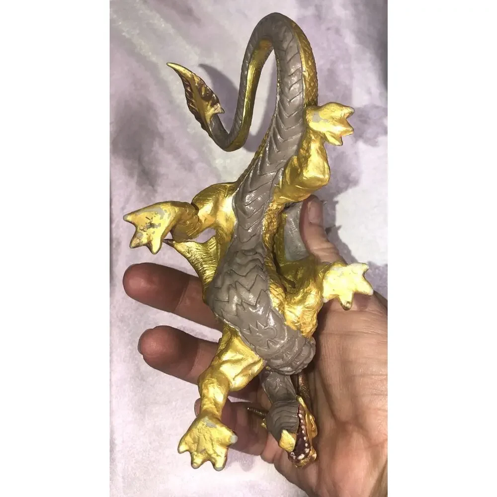 Dragon Gold Wings Fantasy Toy Figurine Safari LTD 6.5